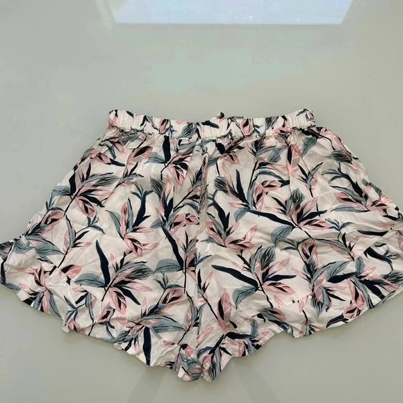 Salty Lemon Drawstring Shorts - Picture 3 of 3